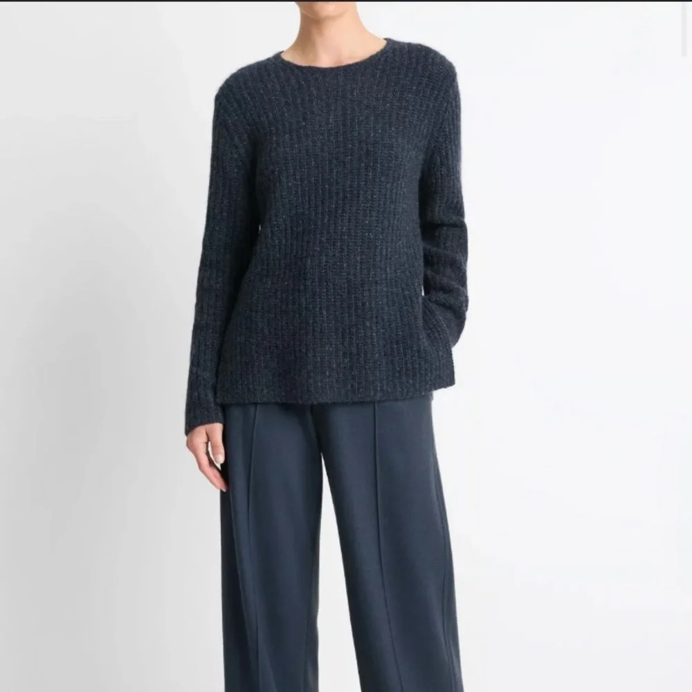 NWOT Vince 100% Cashmere Sweater in Indigo - Picture 1 of 7